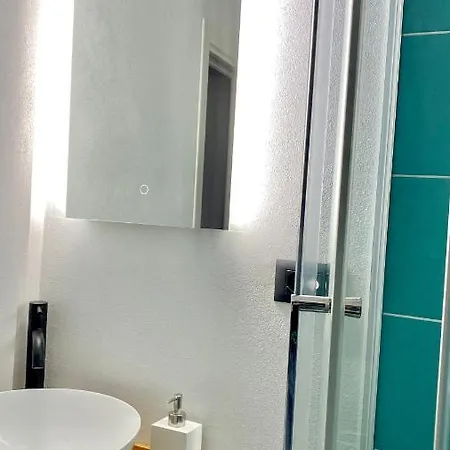 بيت ضيافة La Marina Camera Matrimoniale Con Terrazzo Esterno Privato Vista Mare *
